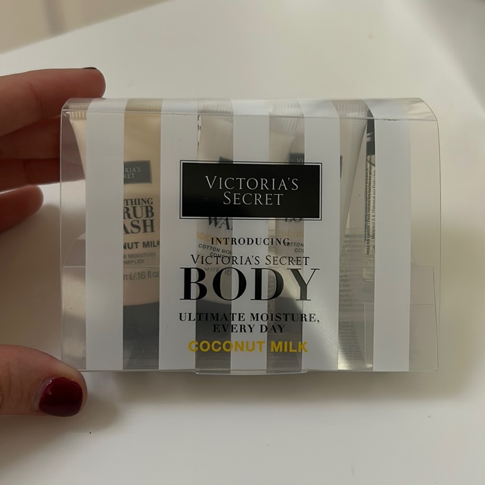 Victorias Secret Travel Toiletries Set